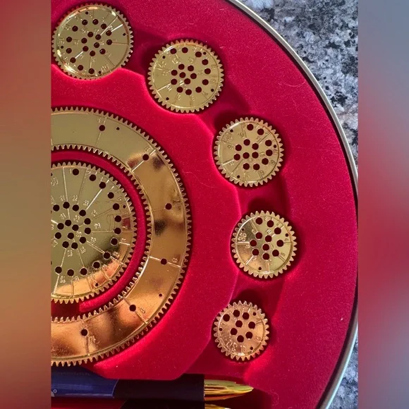 Spirograph Die-Cast Collector's Set - Picture 6 of 6